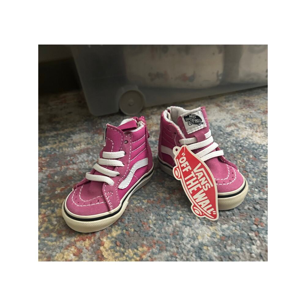 Vans Sk8-Hi Zip sneakers in hot pink color with zipper size 3